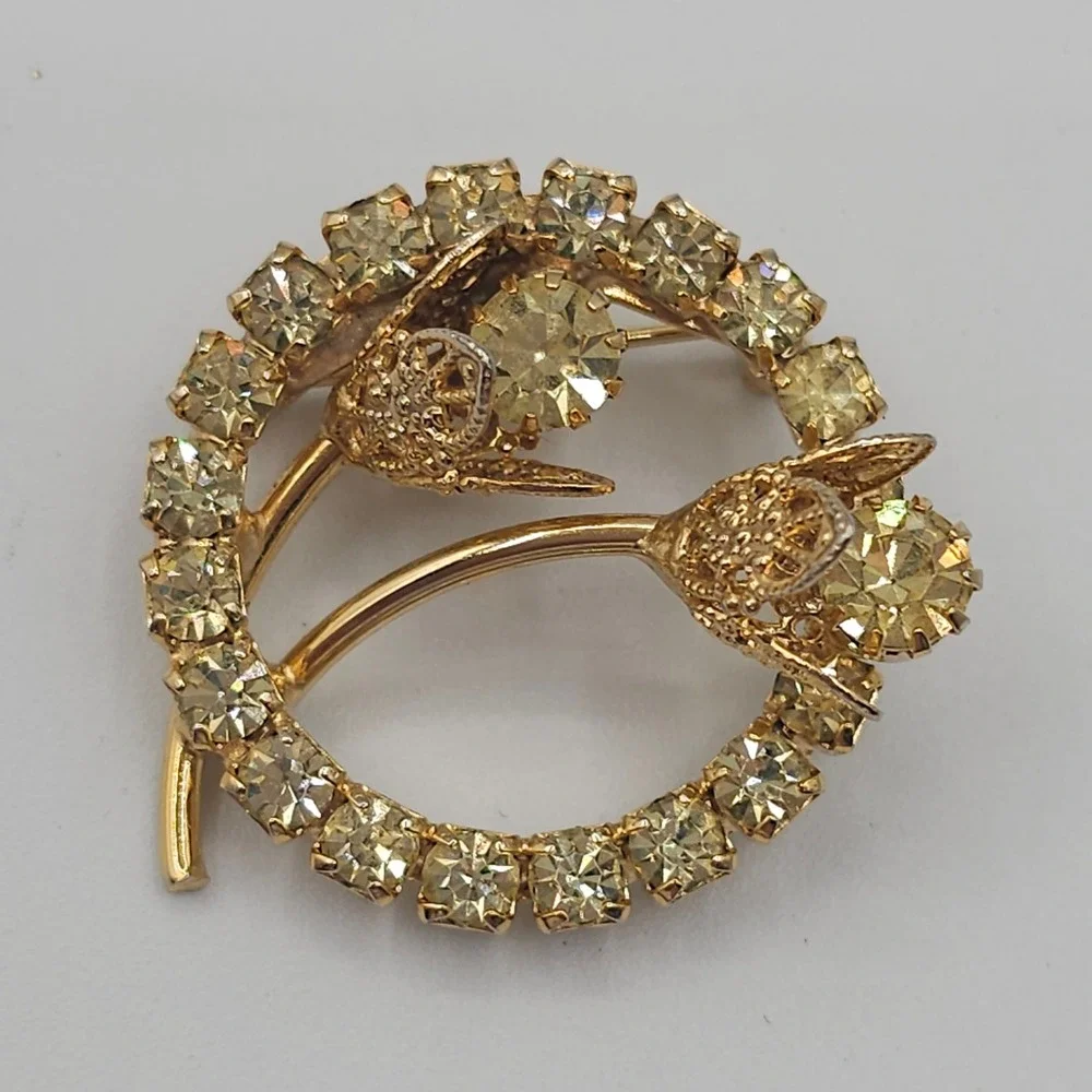 Vtg Gold‎ Tone Light Green Rhinestone Floral Brooch Old Hollywood Glam Elegant